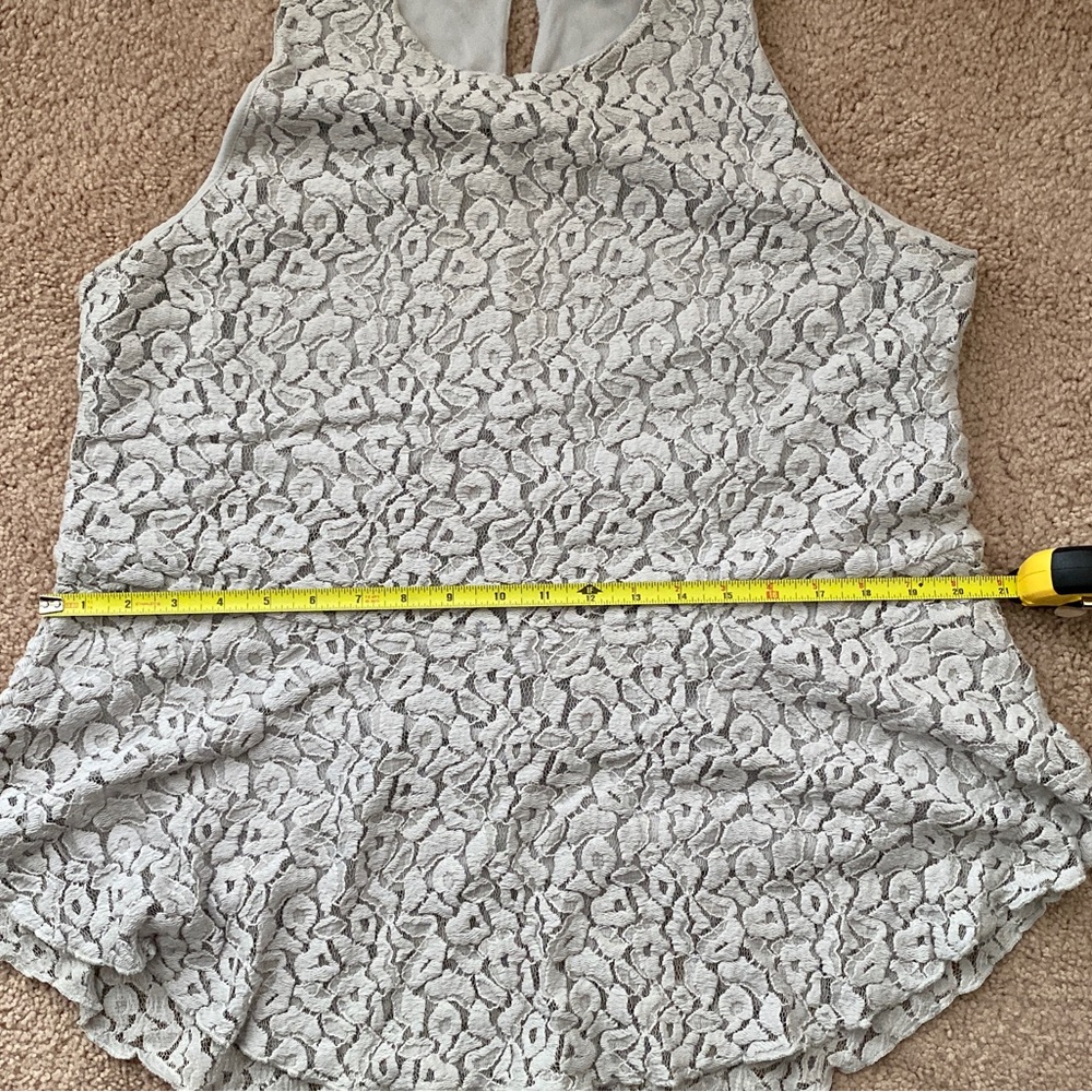 LOFT Dove Gray Lace Peplum Sleeveless Top ⬜️ - Picture 12 of 13